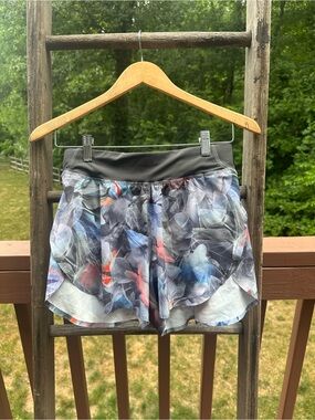 Lululemon Gray Waistband Multicolor Vintage Abstract Print Athletic Shorts